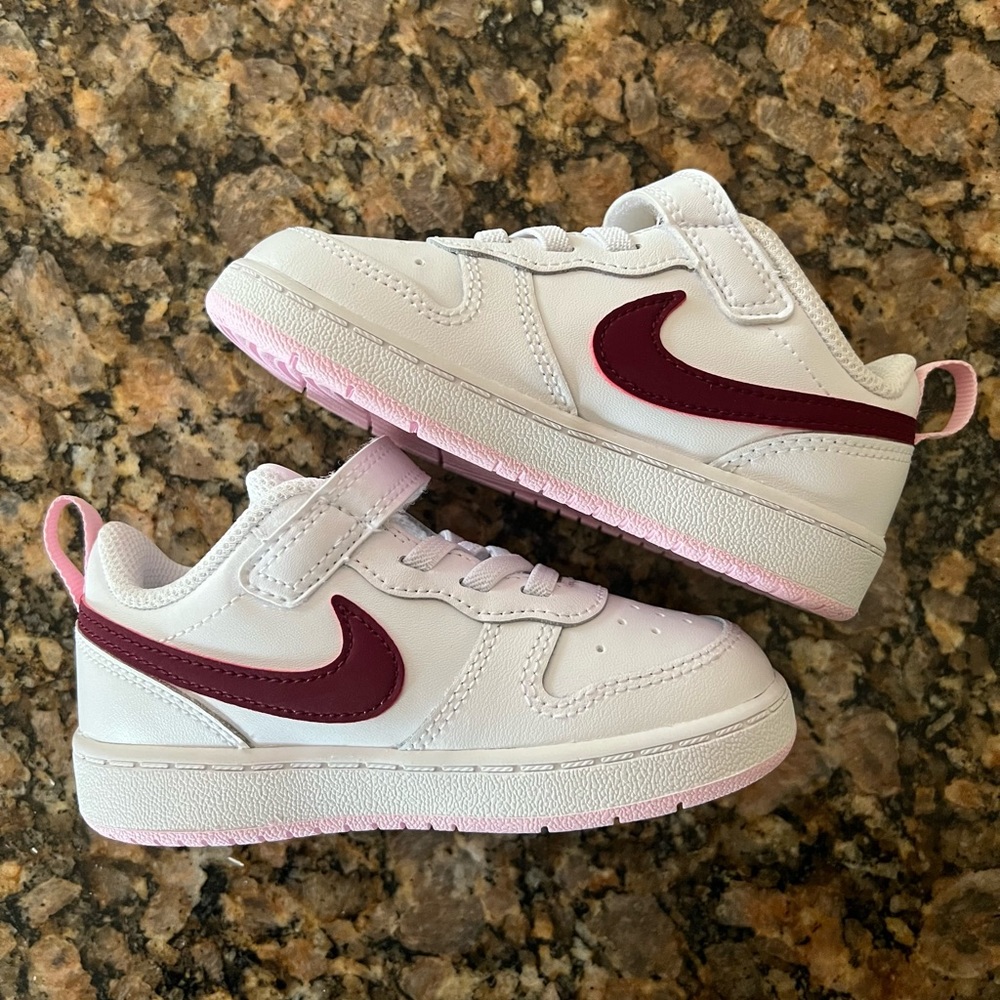 Brand new toddler size 8 nike court boroughs